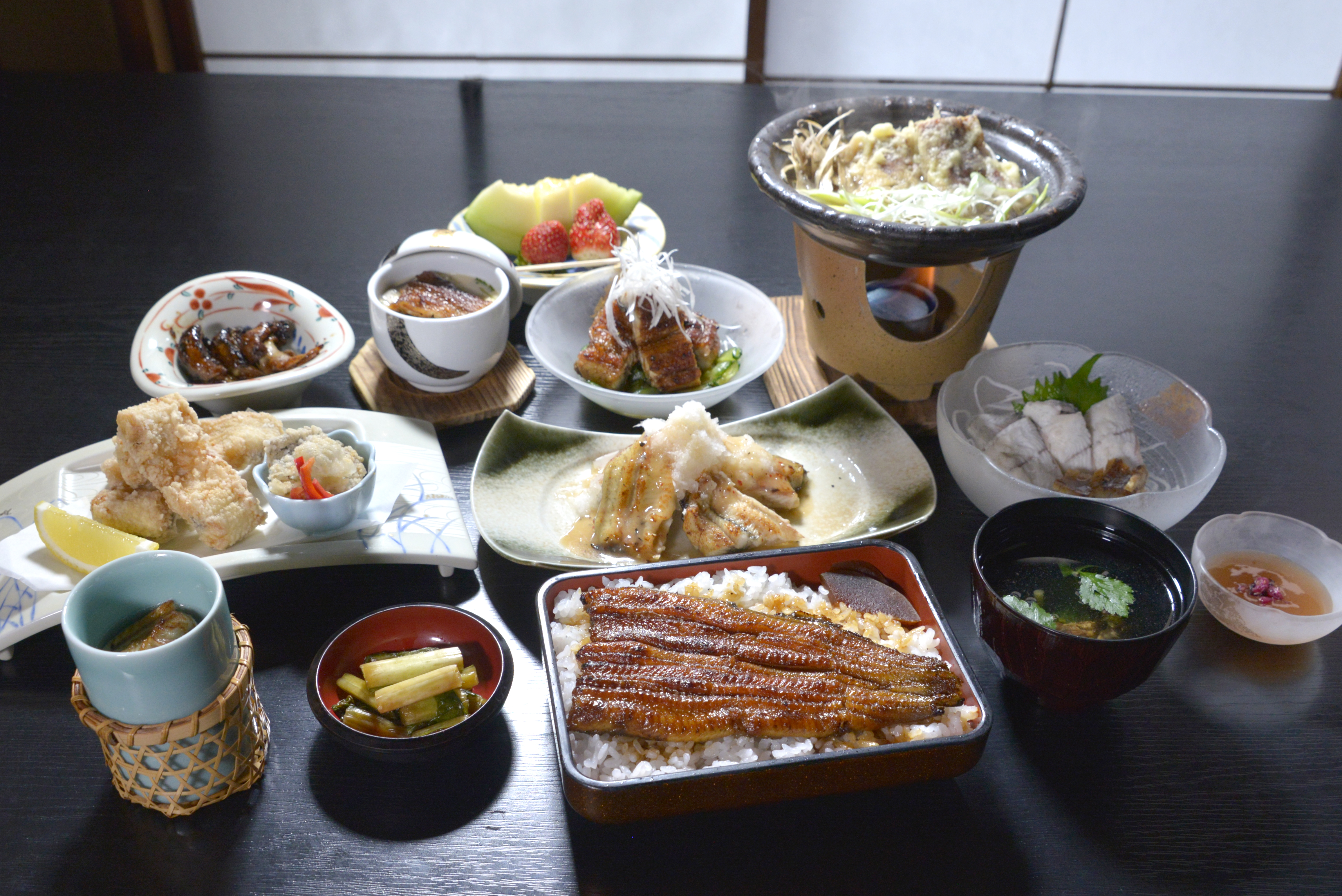 うなぎづくしコースの写真